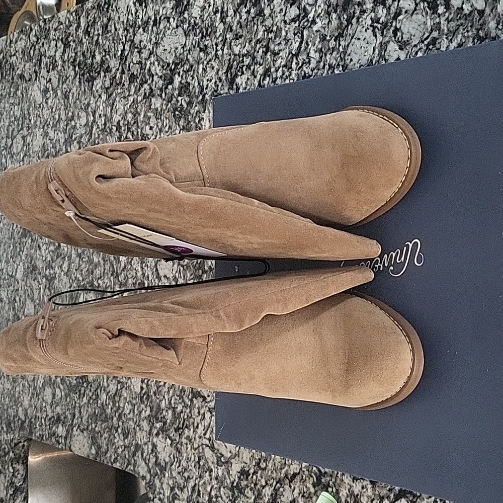 Universal Thread Lainee Memory Foam Boots